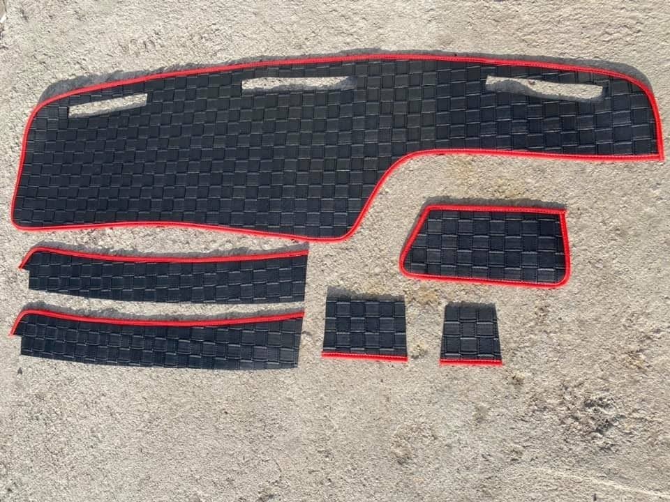 Ön Göğüs Halısı Tempra Tipo 6 Parça Deri Özel Yapım Kırmızı Siyah