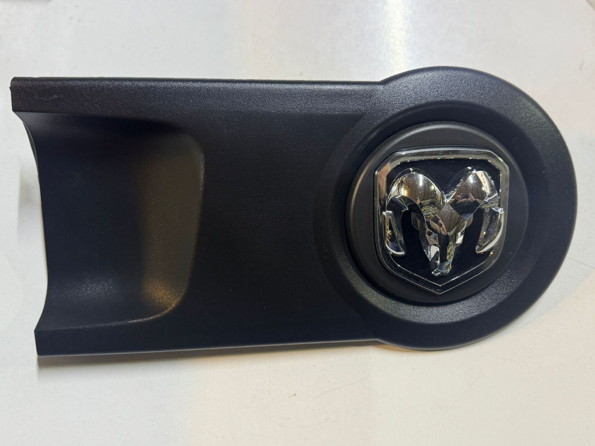 Fiat Doblo Bagaj Kapak Plastiği Dodge Armalı