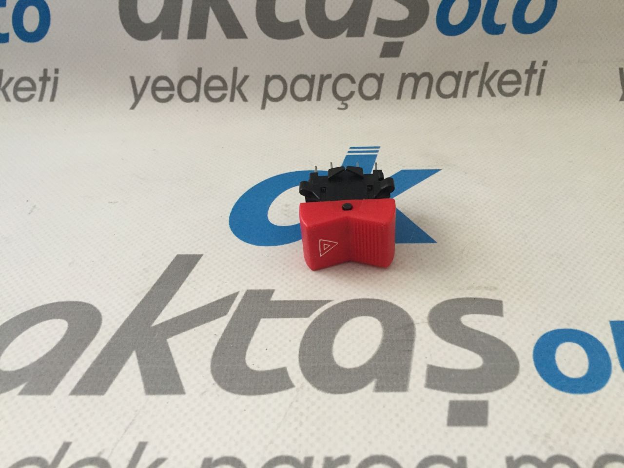 Dörtlü Flaşör Doğan Şahin Kartal Anahtarı Kırmızı