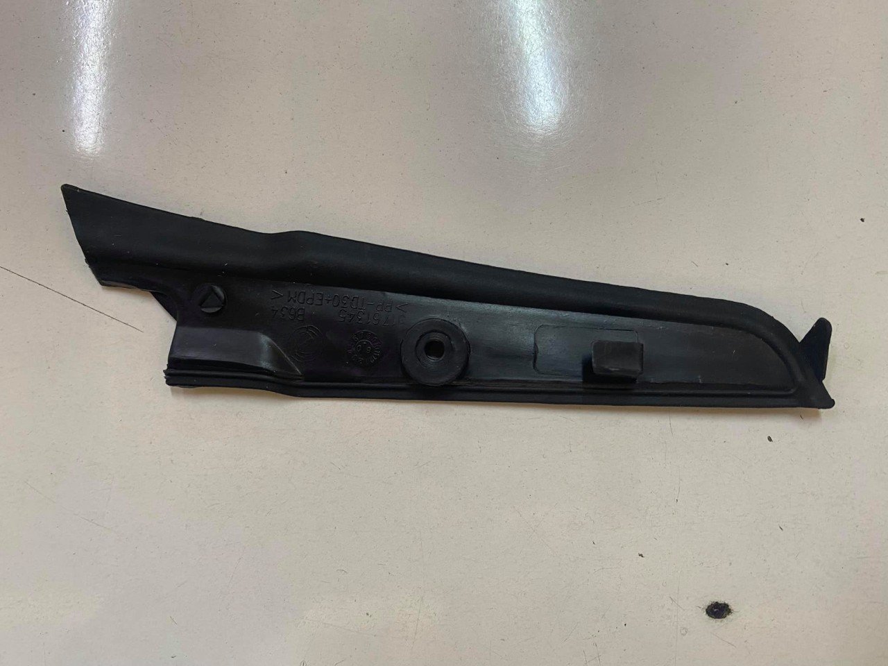 Ön Cam Izgara Bakalet Ucu Sağ Grande Punto