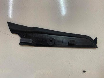 Ön Cam Izgara Bakalet Ucu Sağ Grande Punto