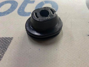 Radyatör Alt Takoz Lastiği Doblo 2011 Model Sonrası