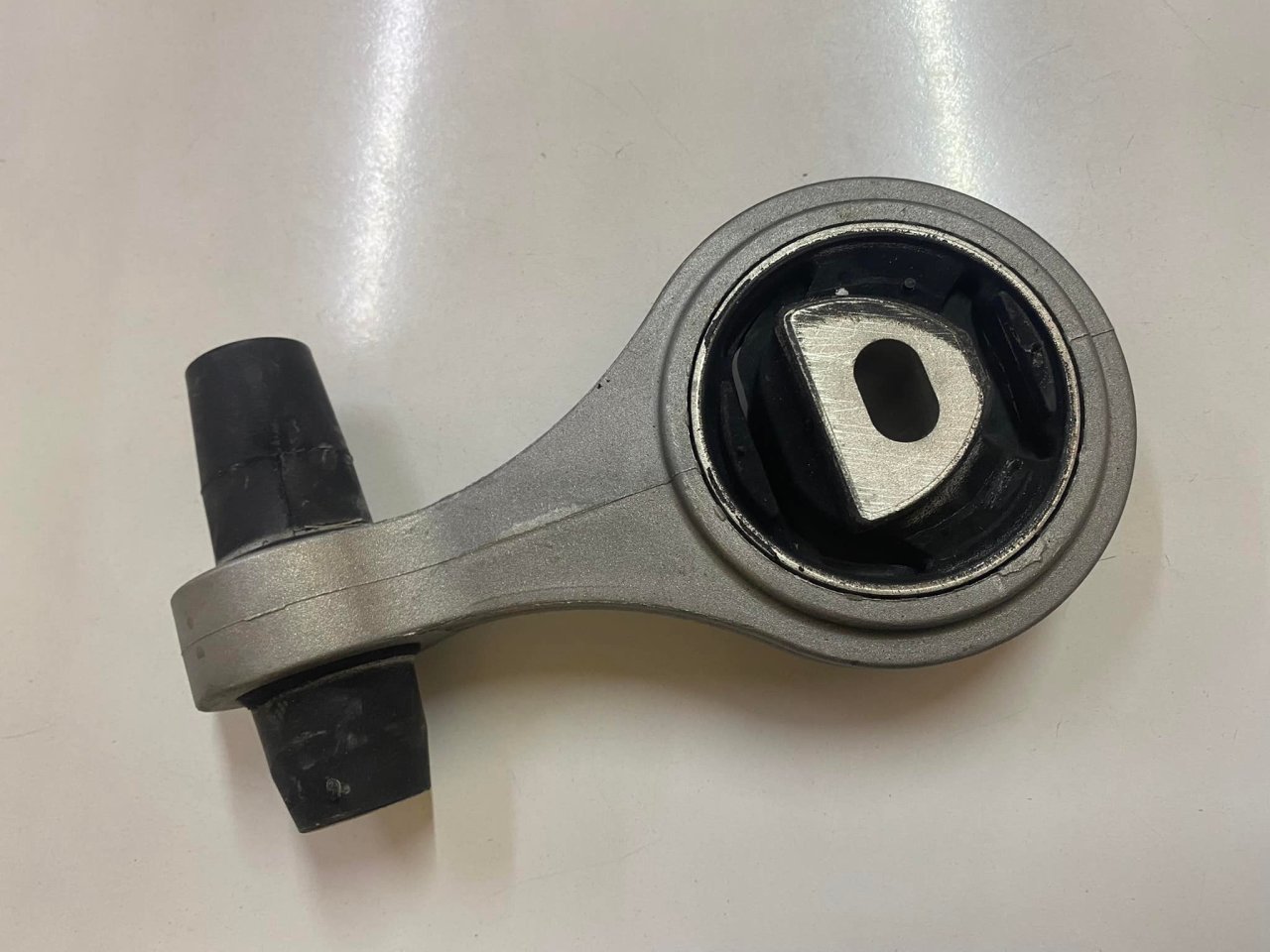Şanzuman Takozu Doblo 1.3 Multijet Çekiç Takoz