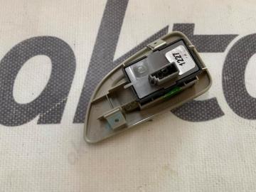 Cam Düğmesi Linea Arka Sol